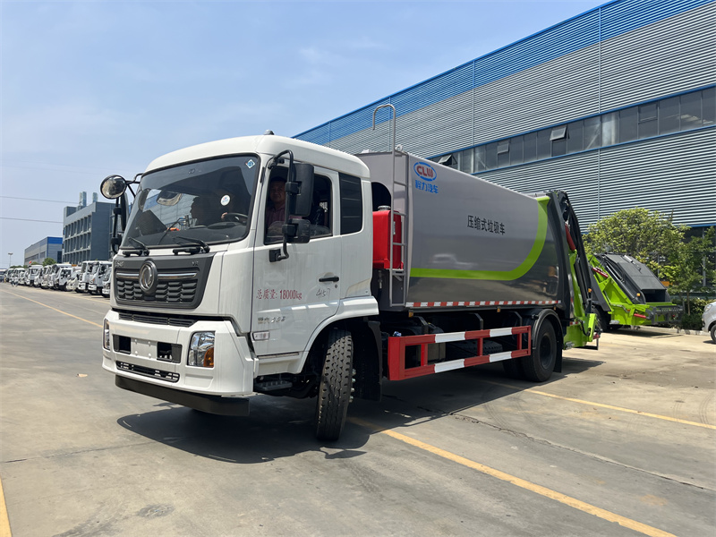 18方東風(fēng)天錦壓縮式垃圾車(chē)